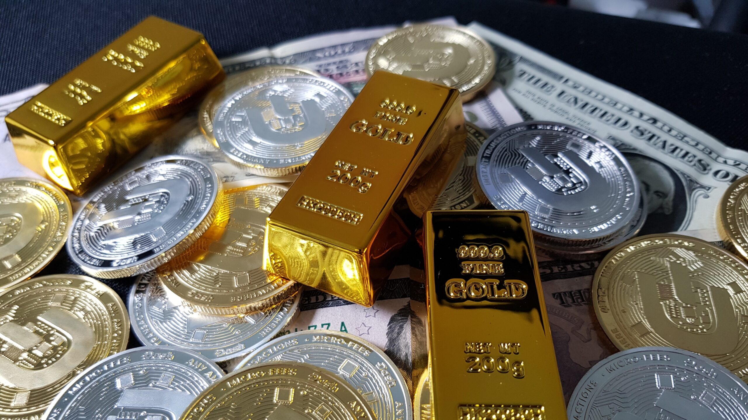 Gold IRA vs. Traditional IRA: Making Informed Investment Choices